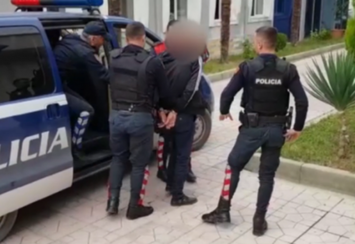 Trafikoi vepra arti, iu gjet dhe kanabis, në pranga 53-vjeçari