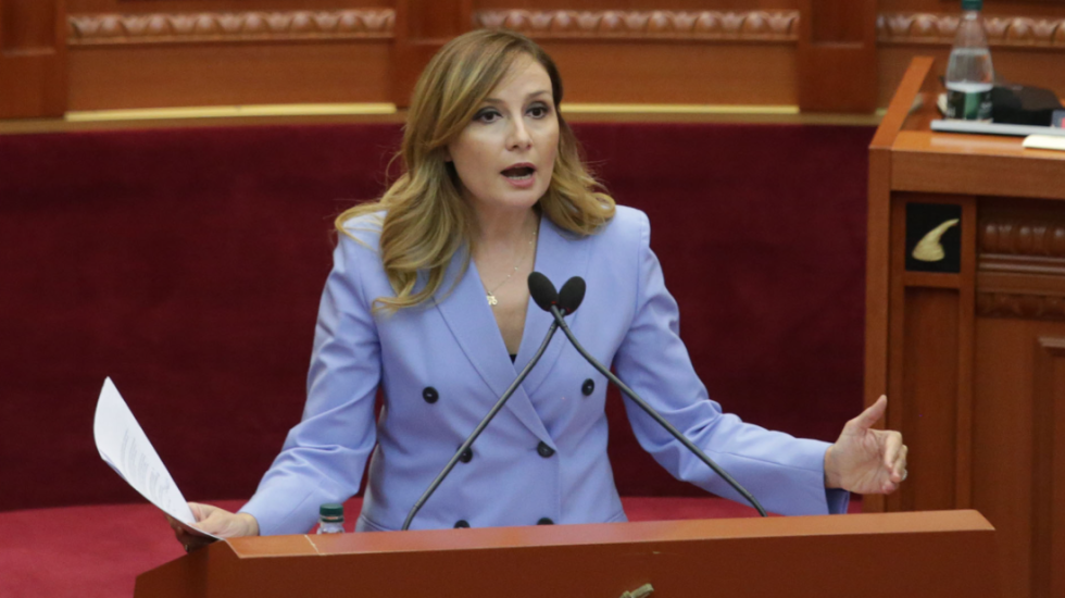 “Po i shërbeni vetëm një grushti njerëzish”, Tabaku akuza qeverisë: Shqipëria vend klientelist