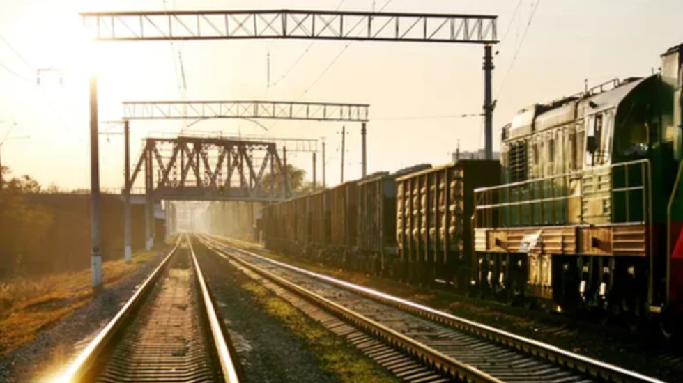 Hekurudha Durrës-Rrogozhinë “zbret” në Parlament, Malaj zbulon koston e projektit