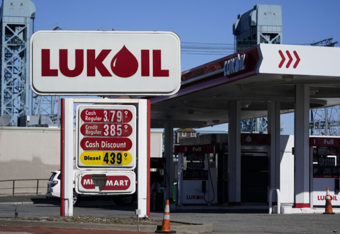 SHBA pezullon disa sanksione kundër kompanisë ruse të naftës