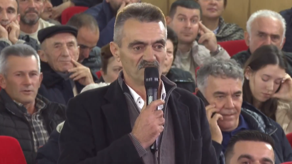 “Doktor ke shumë servila rreth vetes”, mbështetësit e PD në Mirditë kritika Berishës