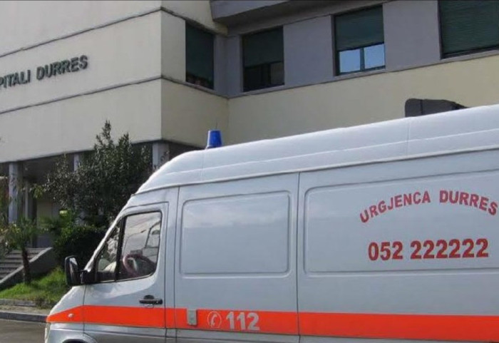 Vdekja e 15-vjeçarit që u plagos nga bashkëmoshatari, Spitali i Durrësit mohon lajmin se nuk kishte drita