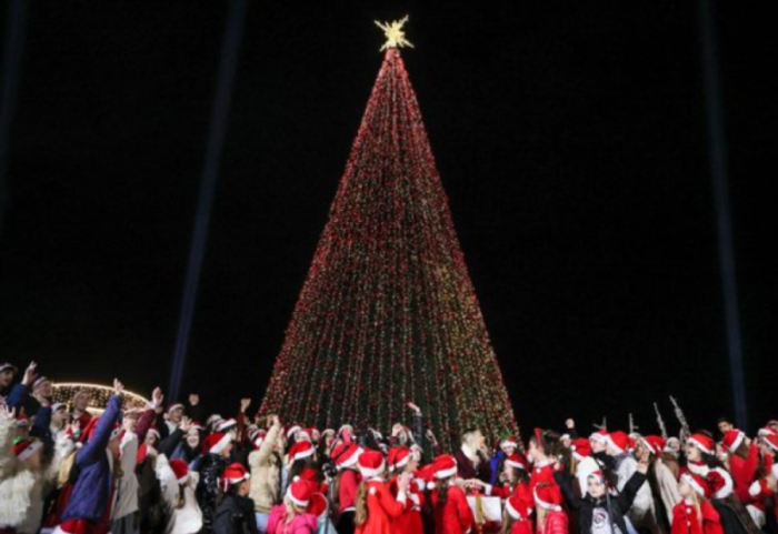 Tirana ndez dritat e festave, atmosferë magjike në zemër të kryeqytetit