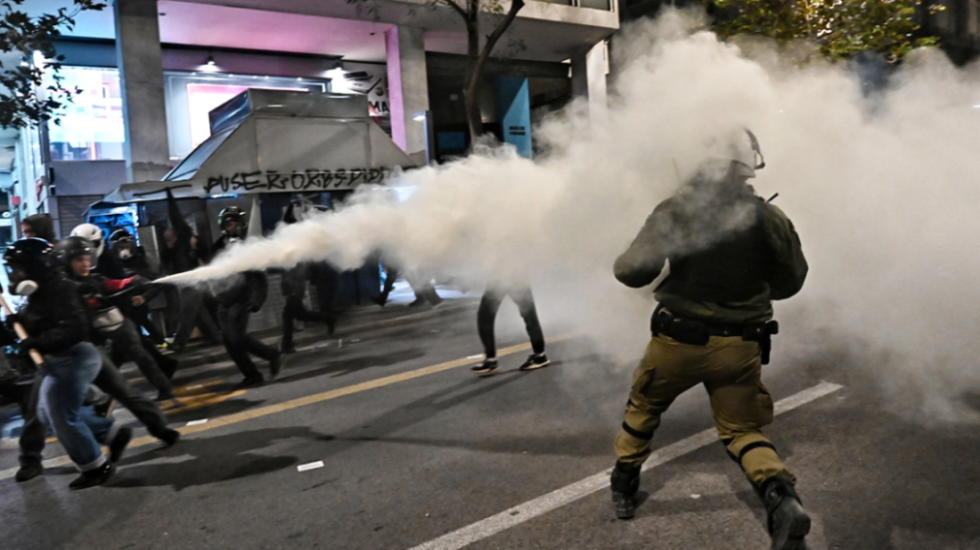 Dhunë gjatë marshimit për 17-vjetorin e vrasjes së Alexandros Grigoropoulos në Athinë