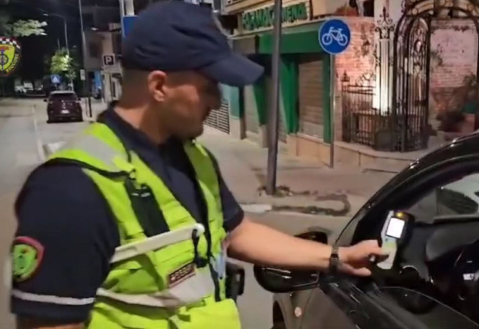 Rrugorja “bën namin” në 48 orë në Tiranë, 136 gjoba për parakalime të rrezikshme dhe 11 shoferë të arrestuar