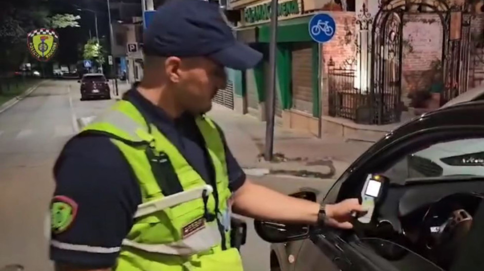 Rrugorja “bën namin” në 48 orë në Tiranë, 136 gjoba për parakalime të rrezikshme dhe 11 shoferë të arrestuar