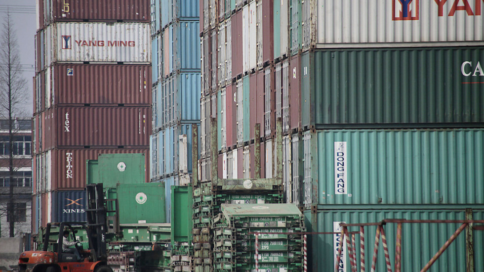 Teprica tregtare e Kinës kalon 1 trilion dollarë për herë të parë në 2025