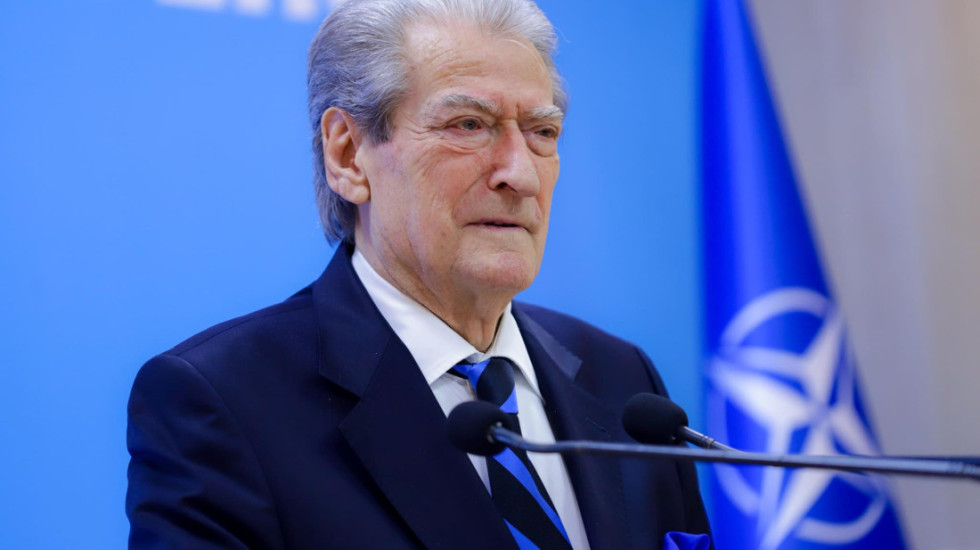 Berisha: Minimumi jetik mbi 200 euro, emigracion pa transparencë dhe akuza për afera miliarda euro