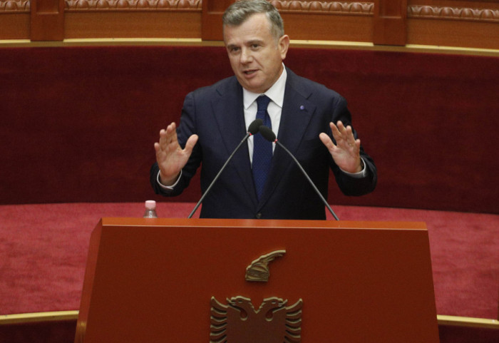 “Si mos më keq dasma e kësaj jave”, Taulant Balla ironizon ‘Foltoren’ e PD