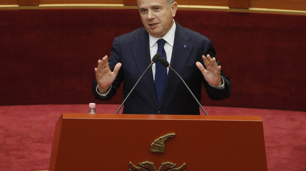 “Si mos më keq dasma e kësaj jave”, Taulant Balla ironizon ‘Foltoren’ e PD