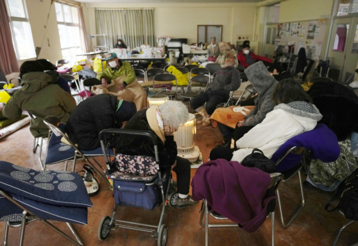 Dhjetëra të lënduar nga tërmeti në Japoni, bie alarmi për tsunami