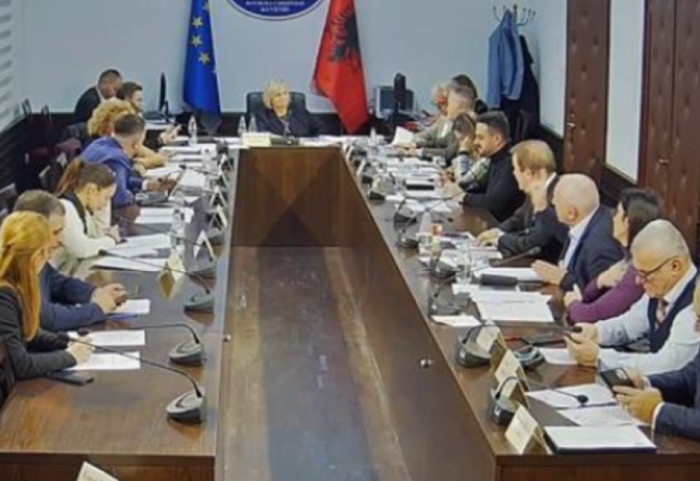 “Projektbuxheti 2026”, Komisioni i Ekonomisë e kalon vetëm me votat e mazhorancës
