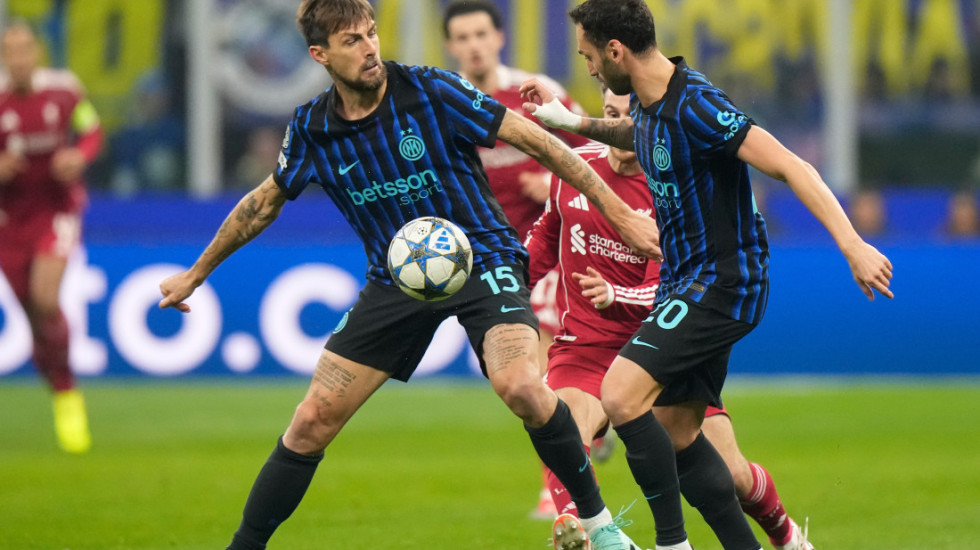 Interi bie në fund ndaj Liverpool-it, Barcelona përmbys Eintracht Frankfurt-in