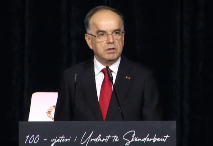 Presidenti Begaj ndan medaljet e 100-vjetorit të Urdhrit të Skënderbeut