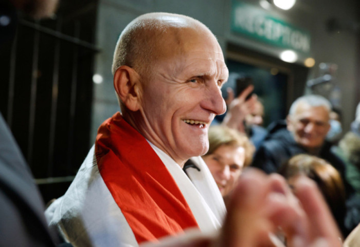 Bjellorusia liron 123 të burgosur politikë pas marrëveshjes me Trump