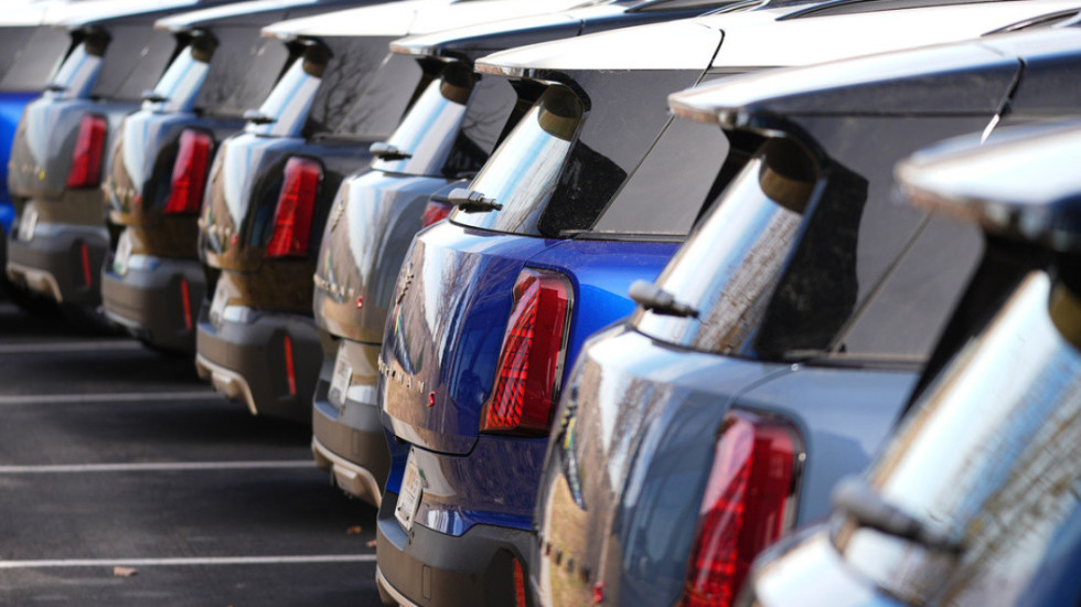 Tërhiqet Brukseli, motorët me djegie “mbijetojnë” edhe pas 2035