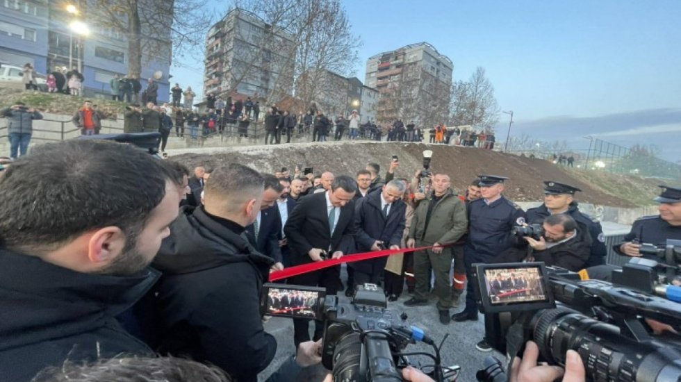 Hapet ura e re për këmbësorë mbi lumin Ibër, Kurti mesazh BE-së për largimin e KFOR nga ura kryesore e Mitrovicës