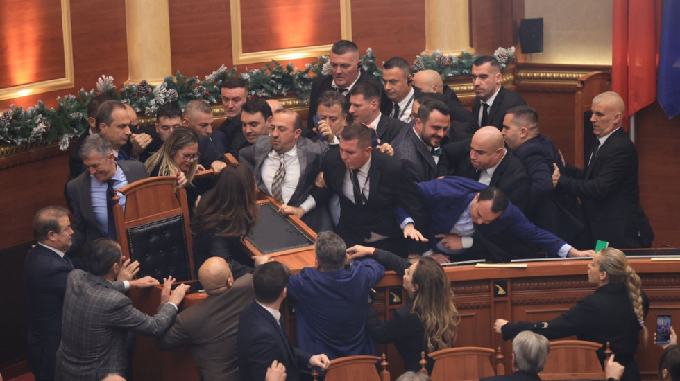 Incidentet në seancë plenare, Sekretariati i Etikës vendos sot për 29 deputetët e opozitës