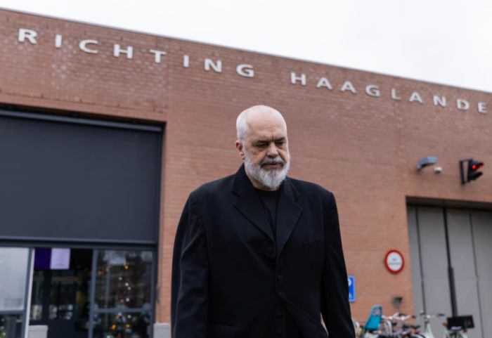 Rama i shkon Thaçit në Hagë: E gjeta në formë në godinën ku luhet teatri i turpit të drejtësisë ndërkombëtare