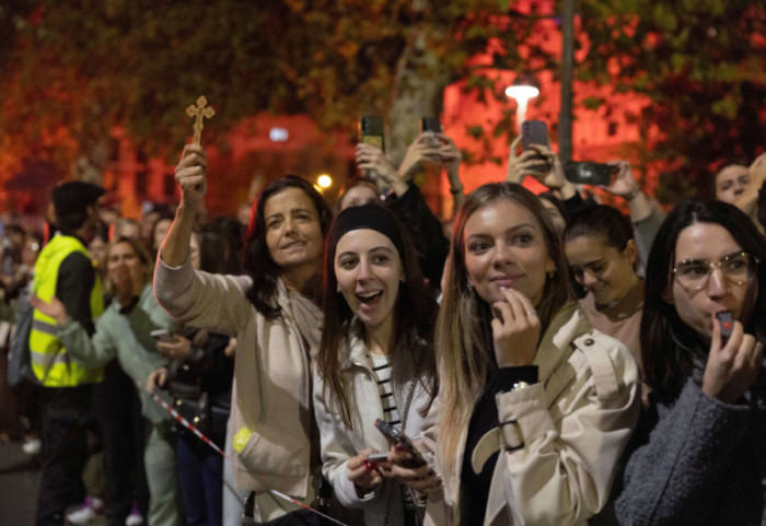 Të rinjtë serbë të tretët më të lumtur në botë, ja kush janë 10 vendet me më të kënaqurit