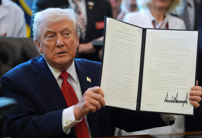 Të shtohen kërkimet për marijuanën, Donald Trump nënshkruan urdhrin e ri