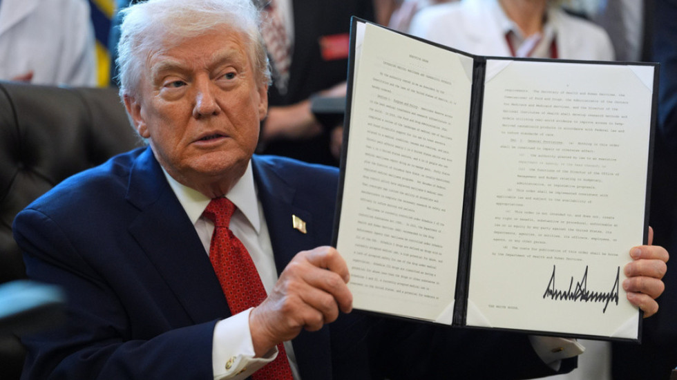 Të shtohen kërkimet për marijuanën, Donald Trump nënshkruan urdhrin e ri