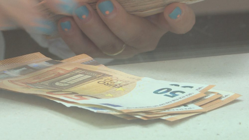 Qeveria e bën zyrtare, paga minimale rritet në 50 mijë lekë nga 1 janari