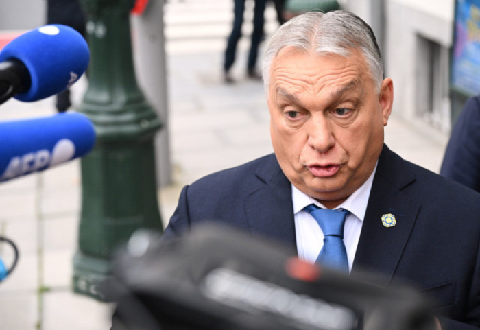 “Luftë e ftohtë” në aksin Varshavë-Budapest, shefi polak i diplomacisë i dorëzoi Orbanit çmimin ‘Lenin’