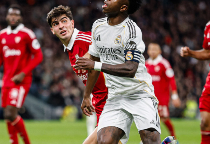 Krisja e madhe: Bernabeu e fishkëllen, Vinicius heq fanellën e Realit nga rrjetet sociale