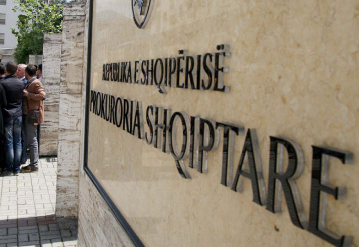 Zhvendosi koleksionin e verërave të shtrenjta, shpallet në kërkim djali i xhaxhait të Ergys Agasit