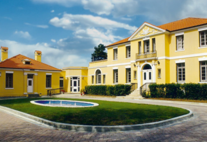 Martesa për dokumente është krim, ambasada e SHBA paralajmëron shqiptarët