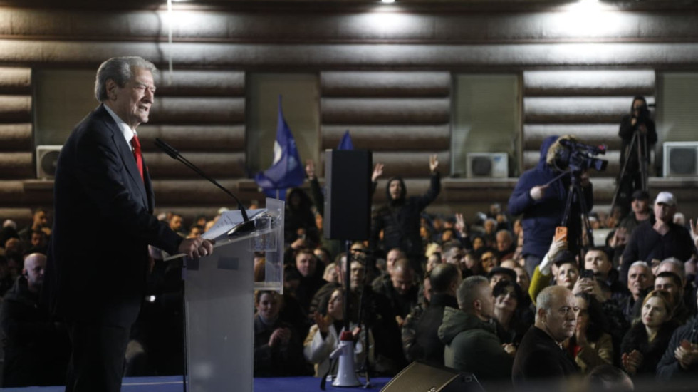 Berisha: Rama ka vendosur veten mbi ligjin. Nga sot nuk je kryeministër, por kapobandë!