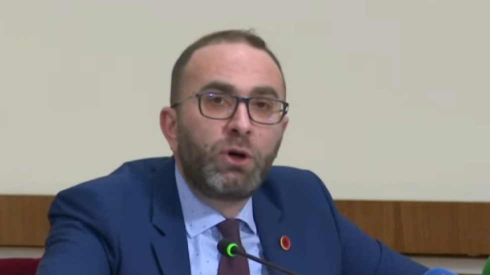PD mbledh e vetme Këshillin e Mandateve, Bardhi: Balluku mund të prishë provat