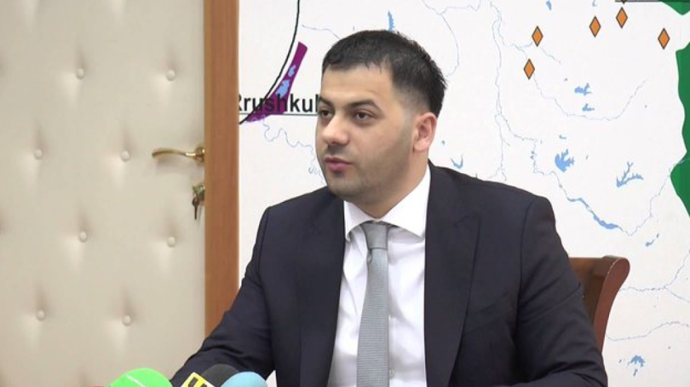 "Vetëm po të jetë i çmendur dorëzohet", avokati i Agasit: Nuk ka lidhje me AKSHI