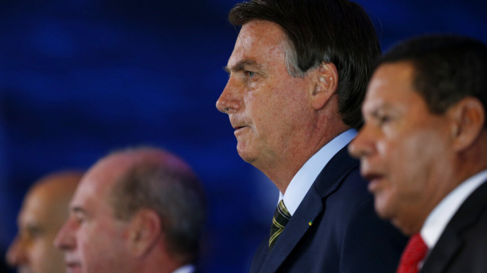 Burg me ndalesa për Bolsonaron, lirohet përkohësisht për probleme me shëndetin