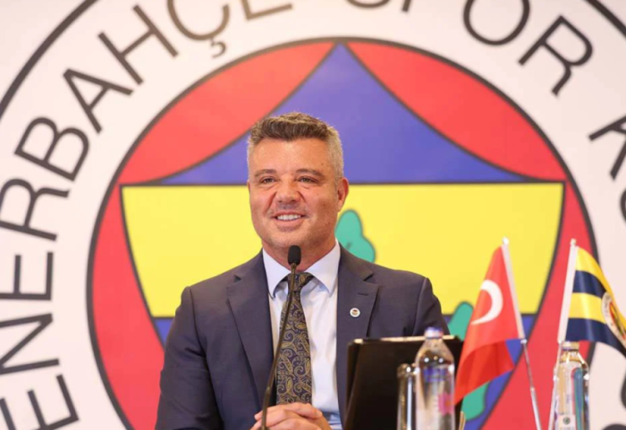 Presidenti i Fenerbahçes dhe dy gazetarë ndalohen nga policia në Stamboll për drogë