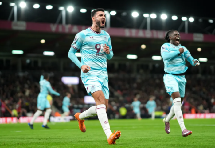 Goli i parë i Armando Brojës, te Burnley ringjallen shpresat për mbijetesë