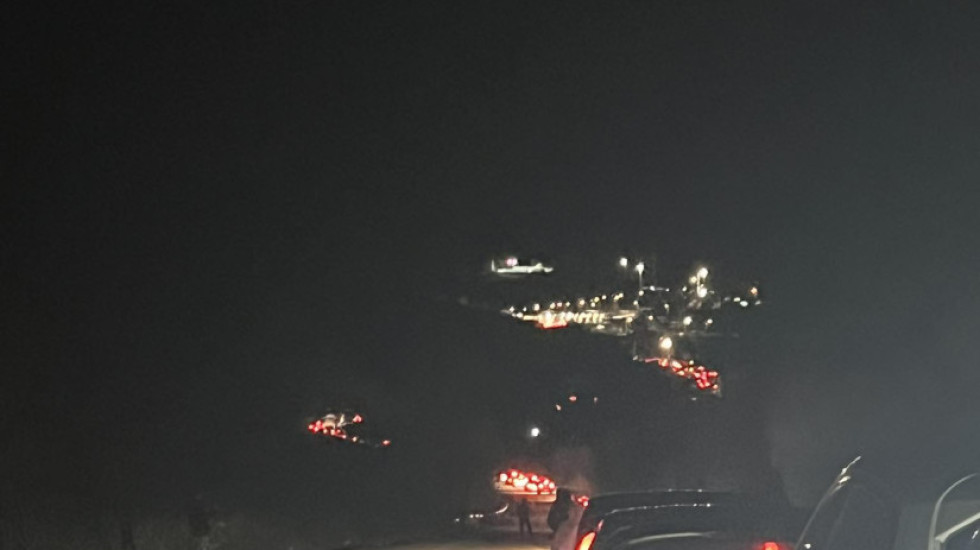 Festat e fundvitit, radhë kilometrike në pikën kufitare të Kakavijës