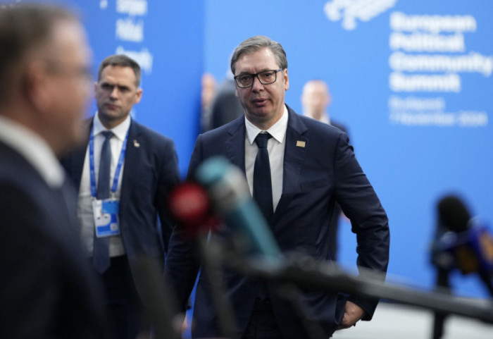 Vuçiç i shqetësuar për armatosjen e Shqipërisë dhe Kosovës: Pse po e bën Amerika këtë gjë?