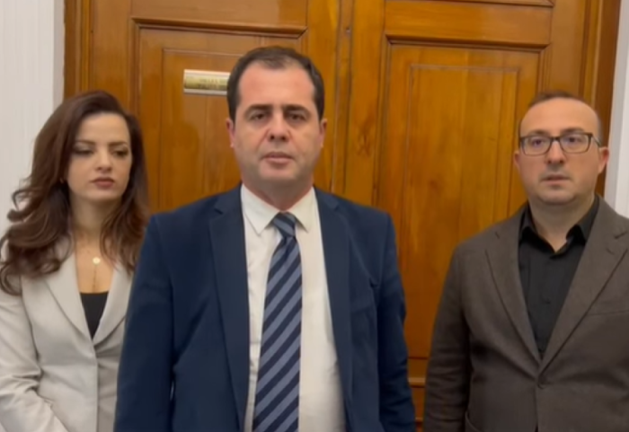 Dera e Kuvendit e mbyllur, dështon tentativa e PD për mbledhjen e Këshillit të Mandateve për çështjen "Balluku"