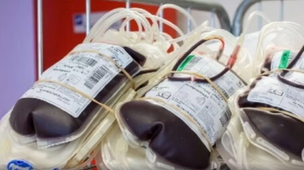 Kreu trasfuzion gjaku te Dëshmimtarja e Jehovait, kirurgu rrezikon denoncimin