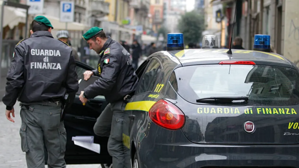 Makthi 10-ditor në Itali, vajza mbahet peng dhe torturohet nga partneri