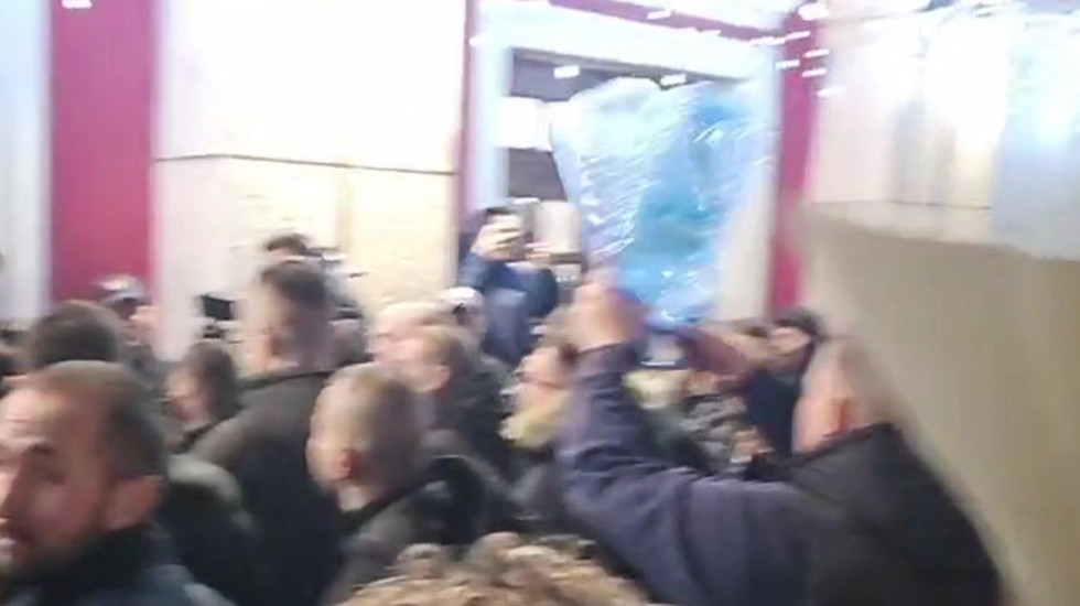 Disa lagje të Vlorës sërish pa ujë, vidhet saraçineska