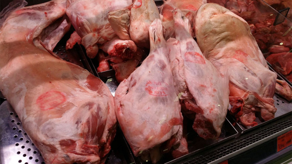 Tatimet zbulojnë mbi 4 mijë ton mish të padeklaruar, subjekti në Tiranë 6.4 mln euro evazion fiskal