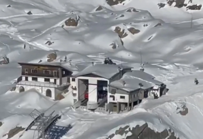 Incident me teleferikun në Itali, plagosen 4 persona, 100 të tjerë bllokohen në 2800 metër lartësi