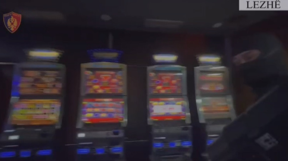 "Barkas, barkas, policia..."/ Në pranga 15 persona, vila e përshtatur si kazino. Në hetim dhe policë