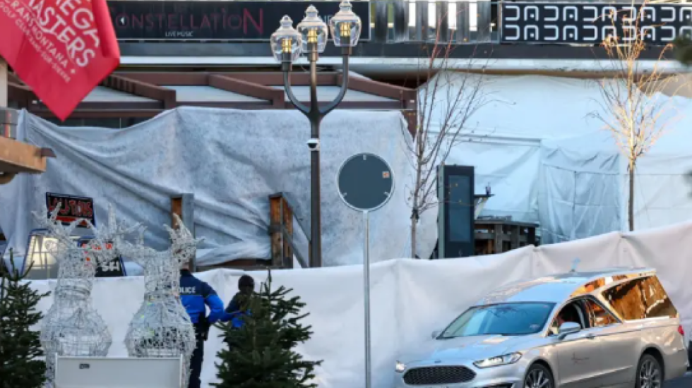 Tragjedia me 40 viktima, Zvicra ndalon fishekzjarrët në ambientet e mbyllura