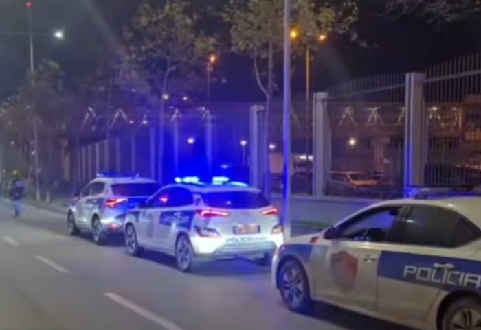 Konflikohet me dy kushërinjtë, plagoset me armë 45-vjeçari