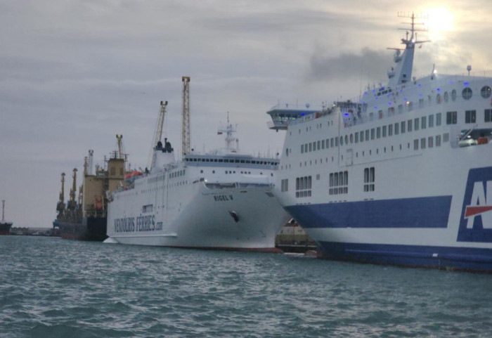 Moti i keq, probleme me transportin detar. Shtyhen oraret e trageteve