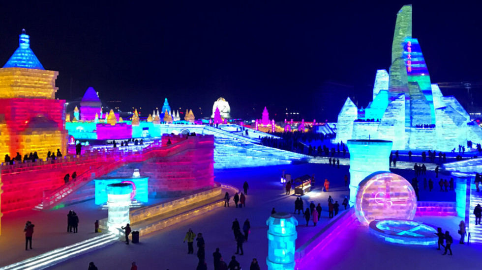 FOTO - Festivali i akullit në Kinë, spektakël dhe ngjyra